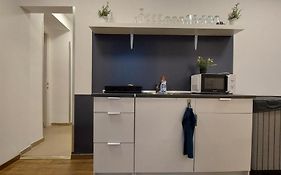 K21 Party Apartment Hotel With Inhouse Ruin Pub